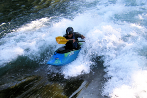 Kayak surfing, river surfing, freestyle kayaking, san marcos river, s2o whitewater parks